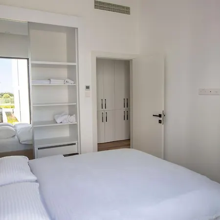 Apartman Aqualina B4-1 By Holidaykeys *